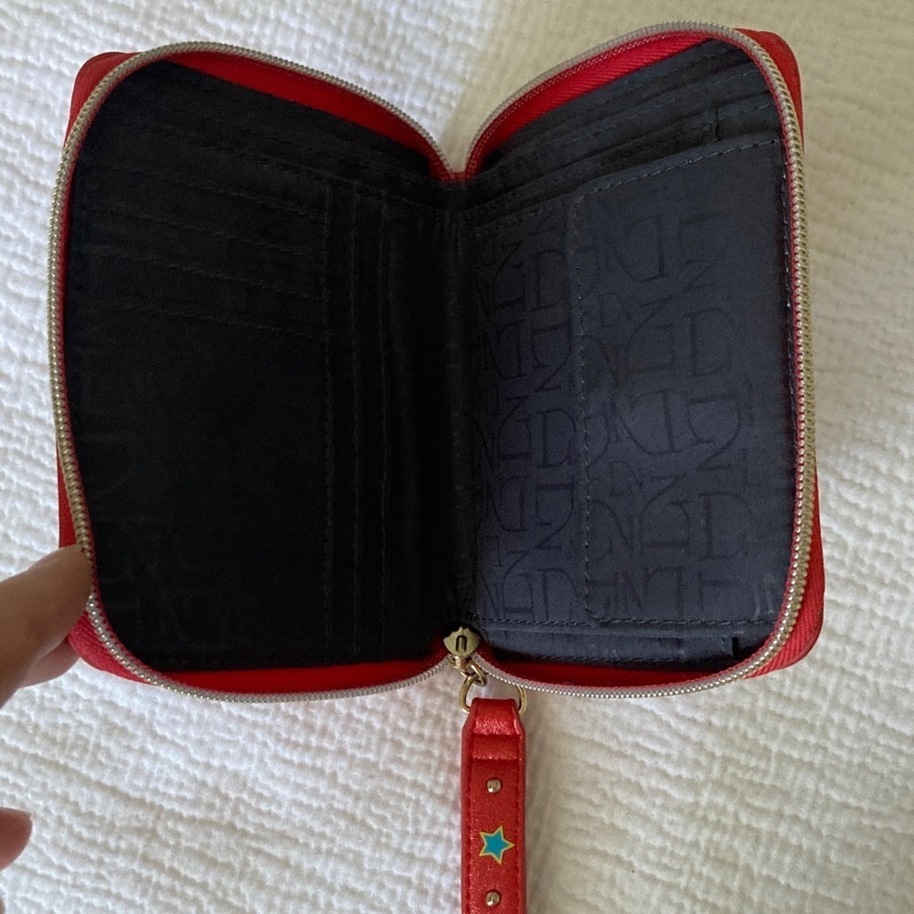 Disney Dumbo Kids Wallet - Red, Blue, and Gold - Picture 3 of 4